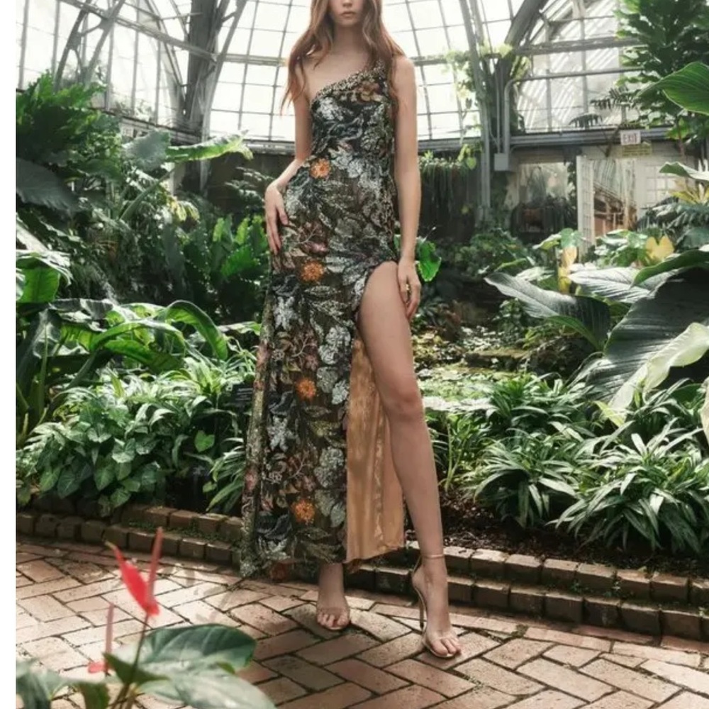 Mac Duggal Floral Sequined Embroidered One Shoulder Gown Size 10 Prom 49574 - Picture 2 of 16